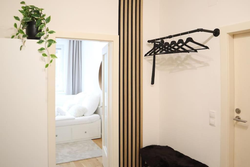 Charming, Modern & Spacious Wiedeń