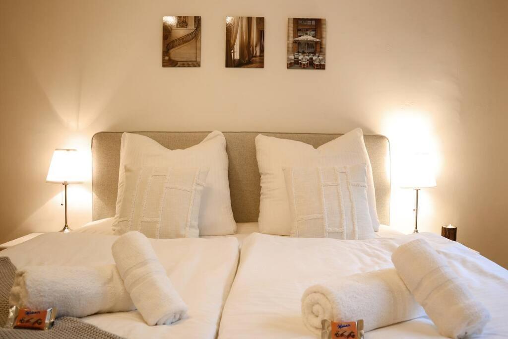 Charming, Modern & Spacious Wiedeń