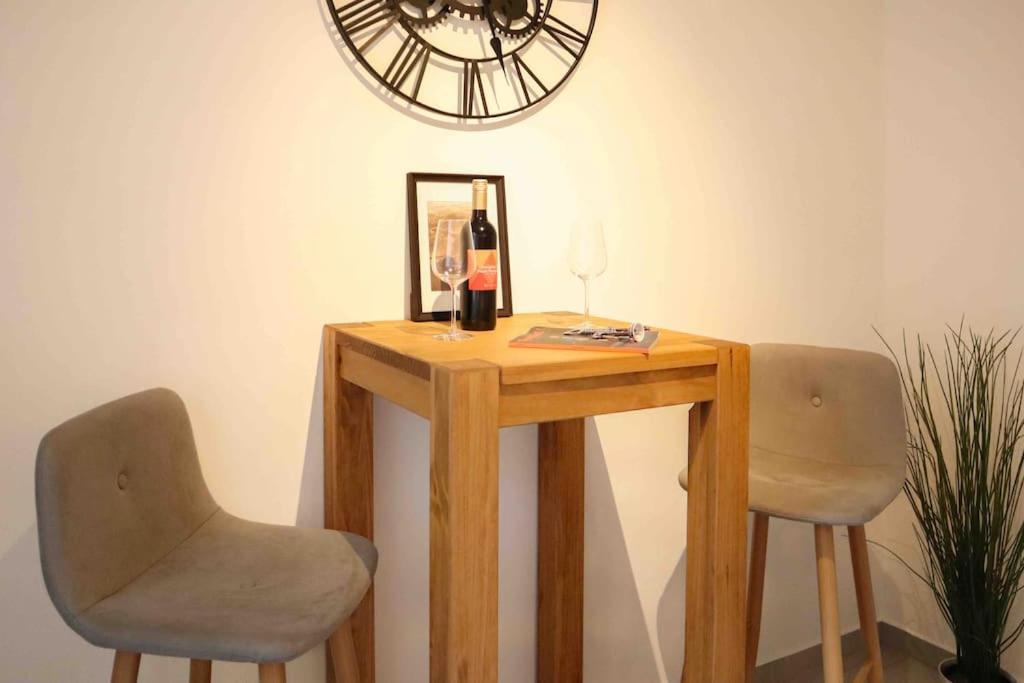 Charming, Modern & Spacious Apartament