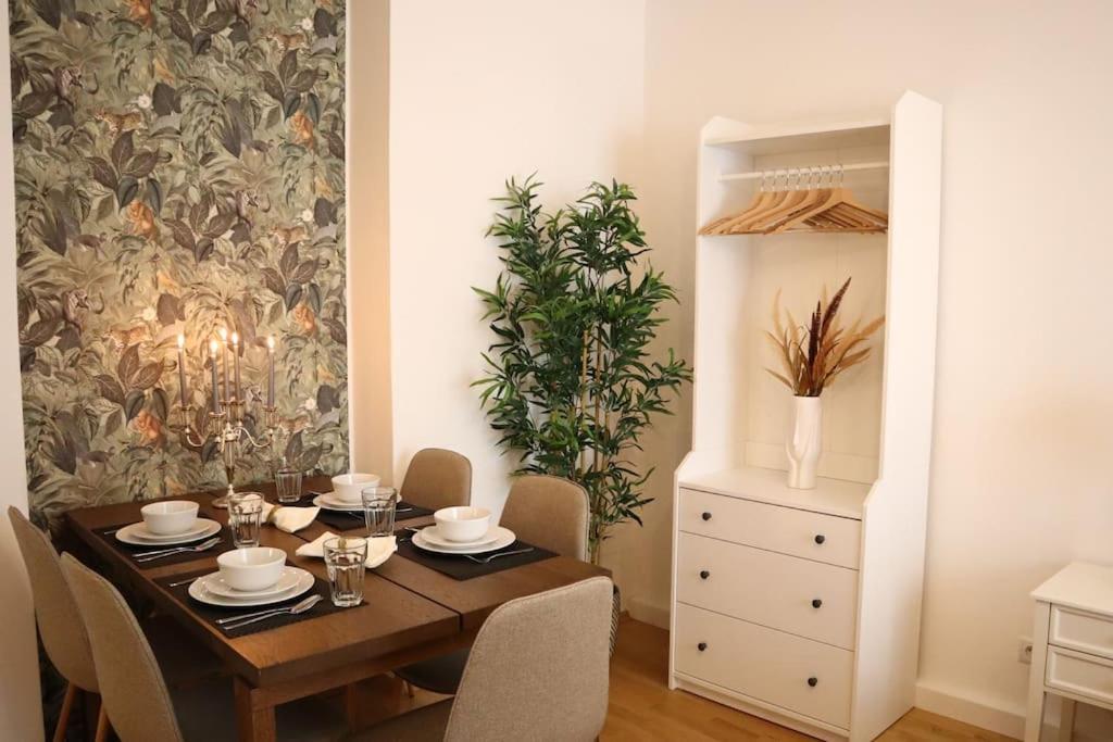 Charming, Modern & Spacious * Wiedeń