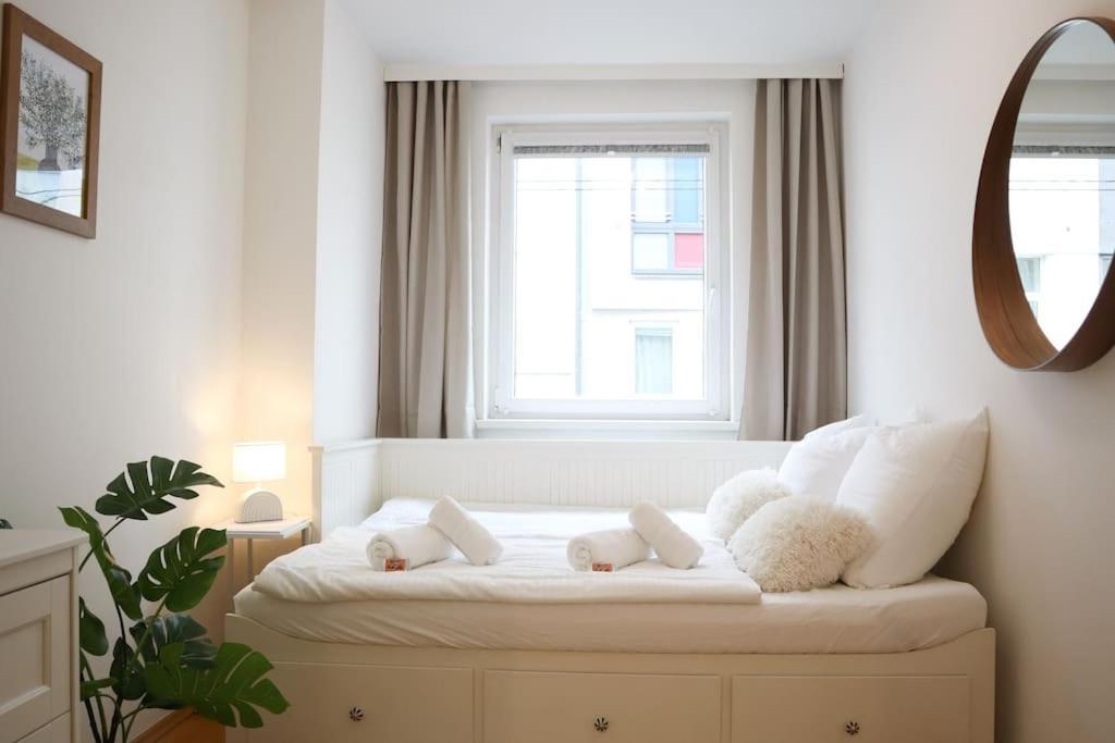 Charming, Modern & Spacious Appartamento